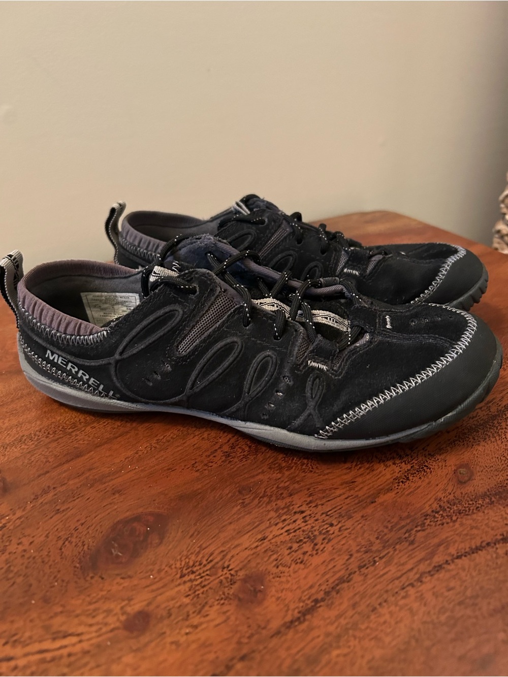 Merrell Contour Glove 7.5 EUC shoes